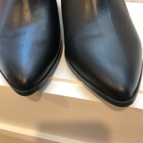BRAND NEW MICHAEL KORS BLACK LEATHER BOOTIES W/TAGS - Picture 6 of 9